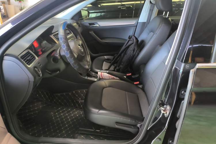 Used Volkswagen Santana 2015 1.6L Automatic Comfort Edition Left Front Seat