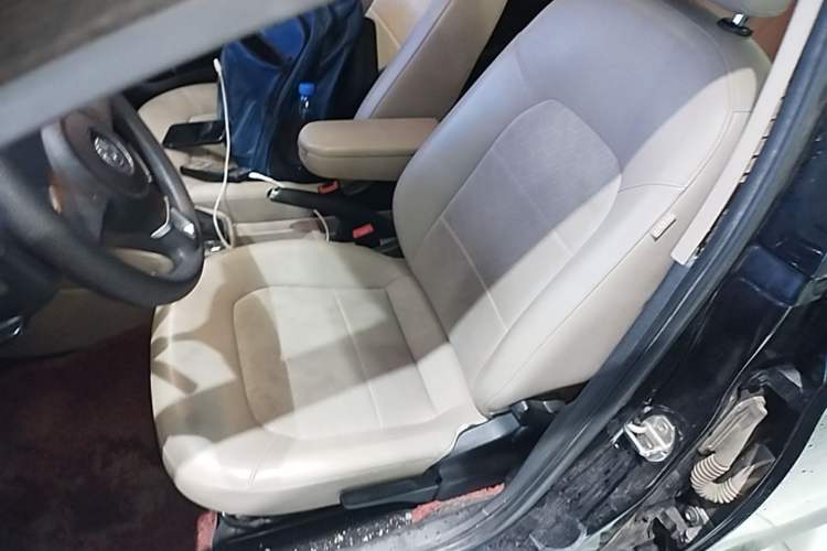 Used Volkswagen Santana 2015 1.6L Automatic Comfort Edition Left Front Seat