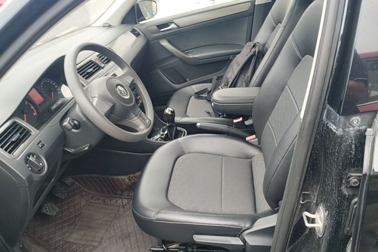 Used Volkswagen Santana 2015 1.6L Manual Comfort Edition Left Front Seat