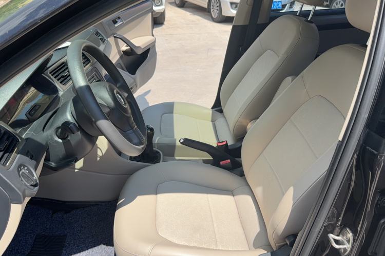 Used Volkswagen Santana 2015 1.6L Manual Comfort Edition Left Front Seat