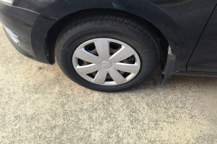Used Volkswagen Santana 2015 1.4L Manual Fashion Edition Left Front Wheel Hub