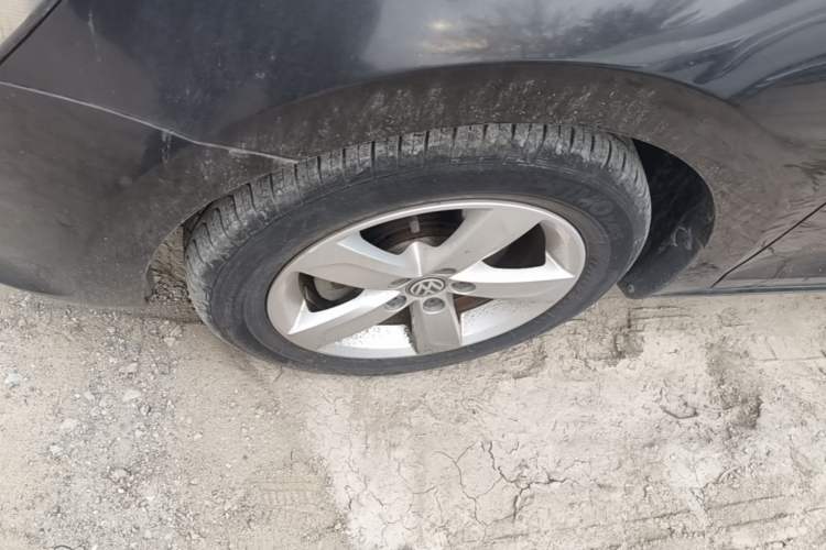 Used Volkswagen Santana 2015 1.6L Automatic Comfort Edition Left Front Wheel Hub