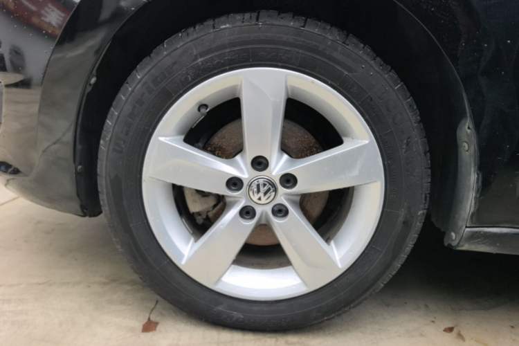 Used Volkswagen Santana 2015 1.6L Automatic Comfort Edition Left Front Wheel Hub