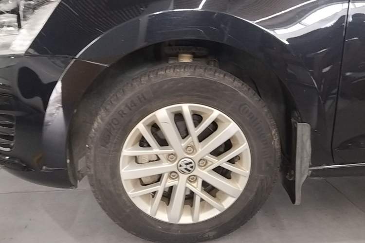 Used Volkswagen Santana 2015 1.4L Manual Fashion Edition Left Front Wheel Hub