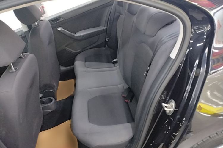 Used Volkswagen Santana 2015 1.6L Automatic Fashion Edition Left Rear Seat