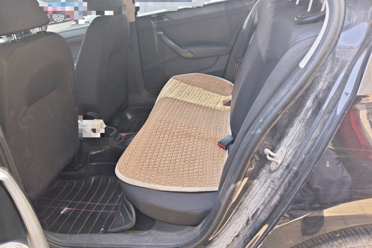 Used Volkswagen Santana 2015 1.6L Automatic Fashion Edition Left Rear Seat