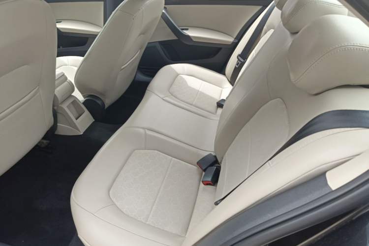 Used Volkswagen Santana 2015 1.6L Automatic Comfort Edition Left Rear Seat