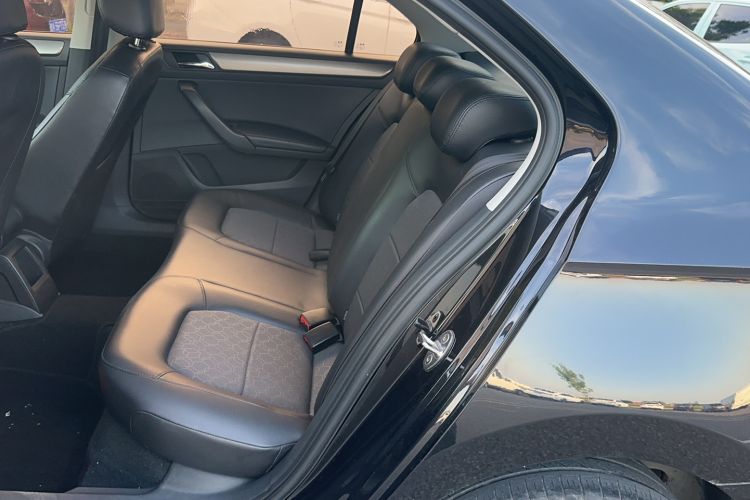 Used Volkswagen Santana 2015 1.6L Manual Comfort Edition Left Rear Seat