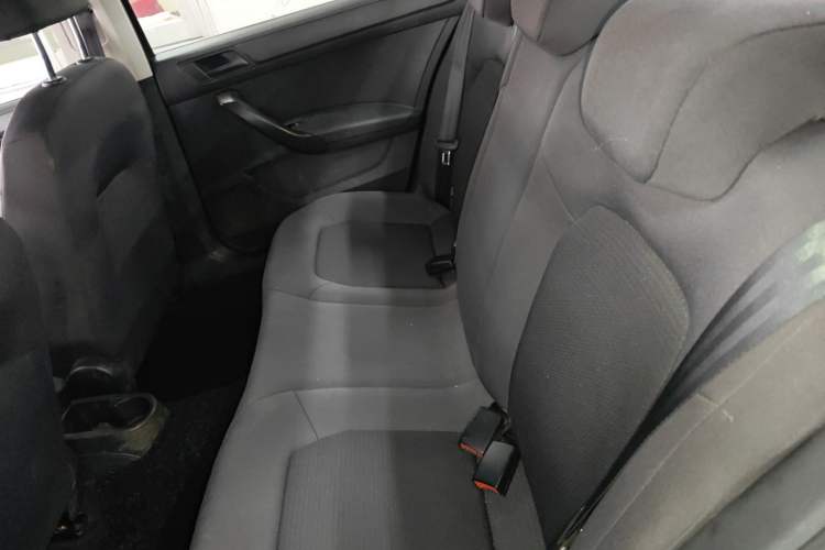 Used Volkswagen Santana 2015 1.6L Automatic Fashion Edition Left Rear Seat