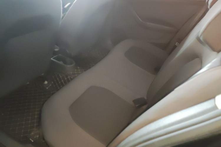 Used Volkswagen Santana 2015 1.6L Automatic Fashion Edition Left Rear Seat