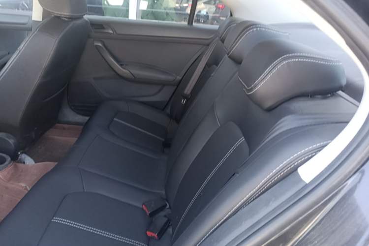 Used Volkswagen Santana 2015 1.6L Manual Fashion Edition Left Rear Seat
