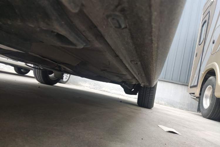 Used Volkswagen Santana 2015 1.6L Manual Comfort Edition Left Side Sill