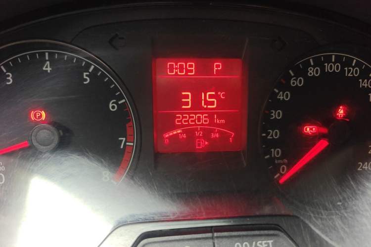 Used Volkswagen Santana 2015 1.6L Automatic Comfort Edition Odometer Close Up