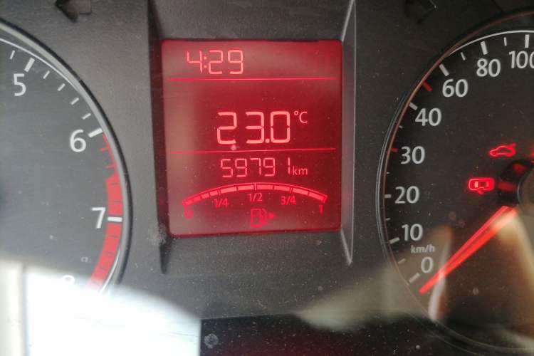 Used Volkswagen Santana 2015 1.4L Manual Fashion Edition Odometer Close Up
