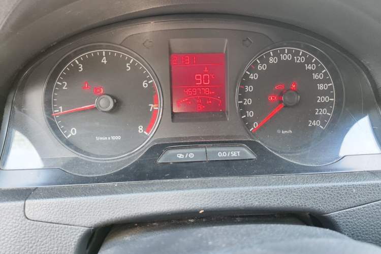 Used Volkswagen Santana 2015 1.6L Manual Comfort Edition Odometer Close Up
