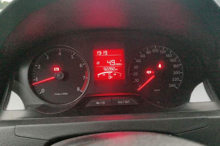 Used Volkswagen Santana 2015 1.6L Manual Comfort Edition Odometer Close Up