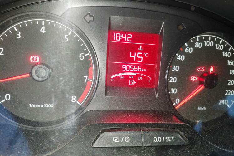 Used Volkswagen Santana 2015 1.6L Manual Comfort Edition Odometer Close Up