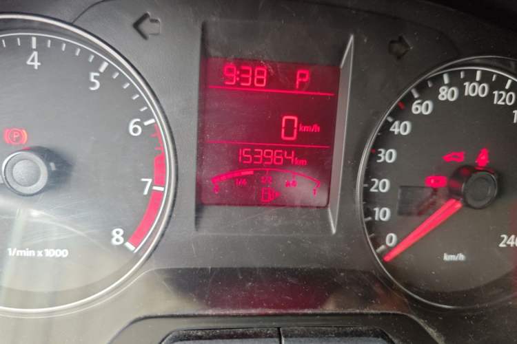 Used Volkswagen Santana 2015 1.6L Automatic Comfort Edition Odometer Close Up
