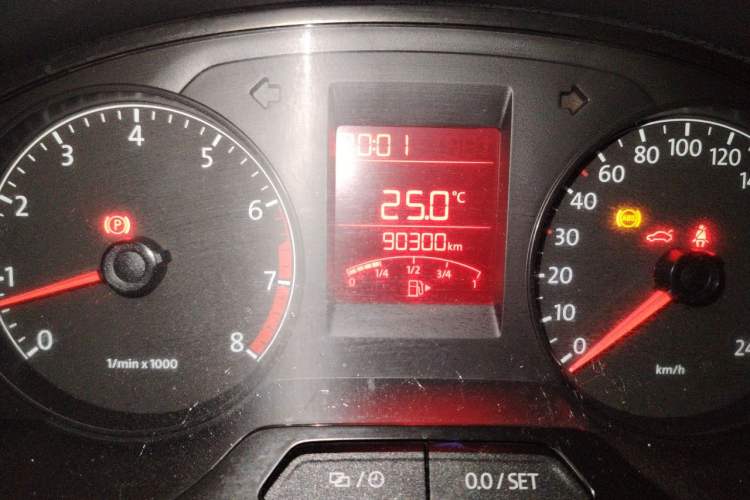 Used Volkswagen Santana 2015 1.4L Manual Fashion Edition Odometer Close Up