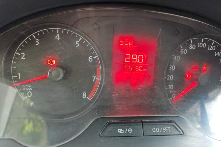 Used Volkswagen Santana 2015 1.4L Manual Fashion Edition Odometer Close Up