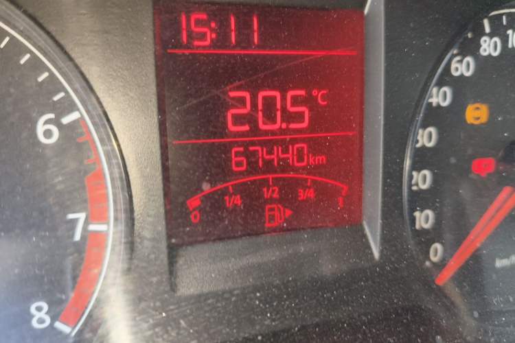 Used Volkswagen Santana 2015 1.6L Manual Fashion Edition Odometer Close Up