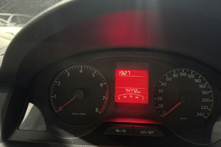 Used Volkswagen Santana 2015 1.6L Automatic Fashion Edition Odometer Close Up