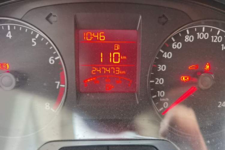Used Volkswagen Santana 2015 1.6L Manual Comfort Edition Odometer Close Up