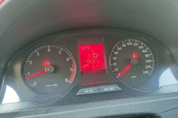 Used Volkswagen Santana 2015 1.6L Manual Comfort Edition Odometer Close Up