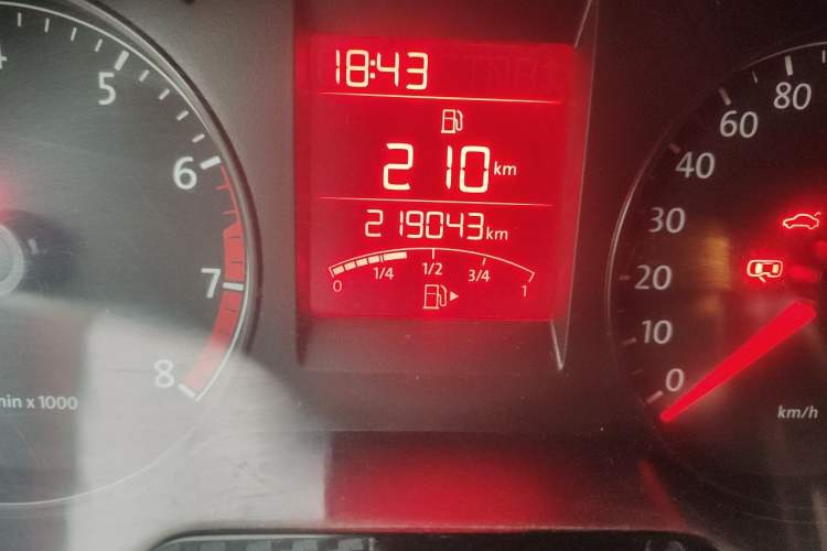 Used Volkswagen Santana 2015 1.4L Manual Fashion Edition Odometer Close Up