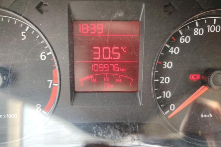 Used Volkswagen Santana 2015 1.6L Manual Fashion Edition Odometer Close Up