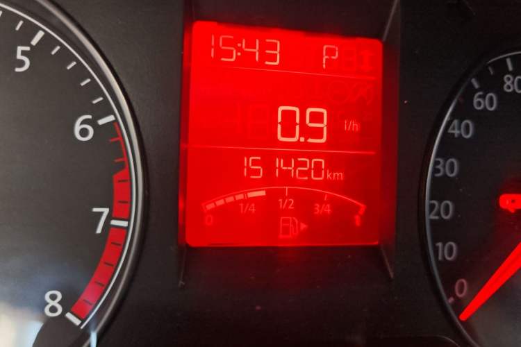 Used Volkswagen Santana 2015 1.6L Automatic Comfort Edition Odometer Close Up