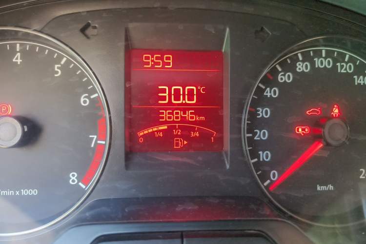 Used Volkswagen Santana 2015 1.6L Manual Fashion Edition Odometer Close Up