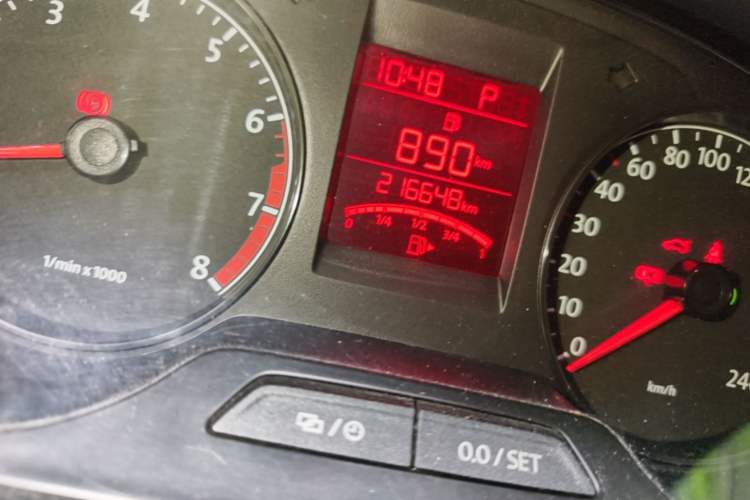 Used Volkswagen Santana 2015 1.6L Automatic Comfort Edition Odometer Close Up