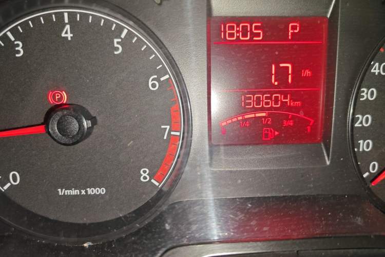 Used Volkswagen Santana 2015 1.6L Automatic Comfort Edition Odometer Close Up