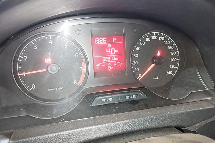 Used Volkswagen Santana 2015 1.6L Automatic Comfort Edition Odometer Close Up