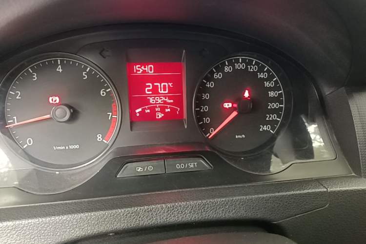 Used Volkswagen Santana 2015 1.6L Manual Fashion Edition Odometer Close Up