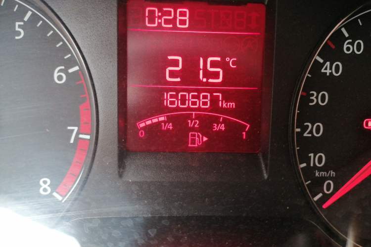 Used Volkswagen Santana 2015 1.6L Manual Fashion Edition Odometer Close Up