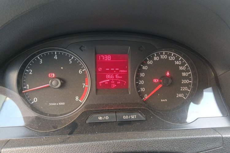 Used Volkswagen Santana 2015 1.4L Manual Comfort Edition Odometer Close Up