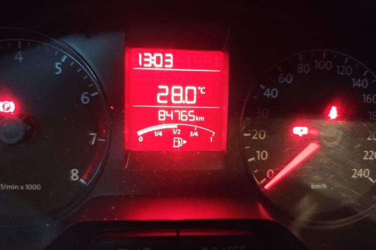 Used Volkswagen Santana 2015 1.4L Manual Fashion Edition Odometer Close Up