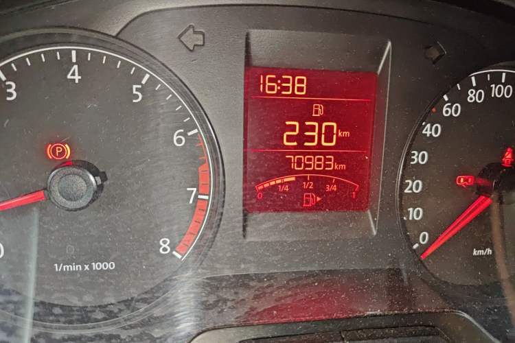 Used Volkswagen Santana 2015 1.4L Manual Comfort Edition Odometer Close Up