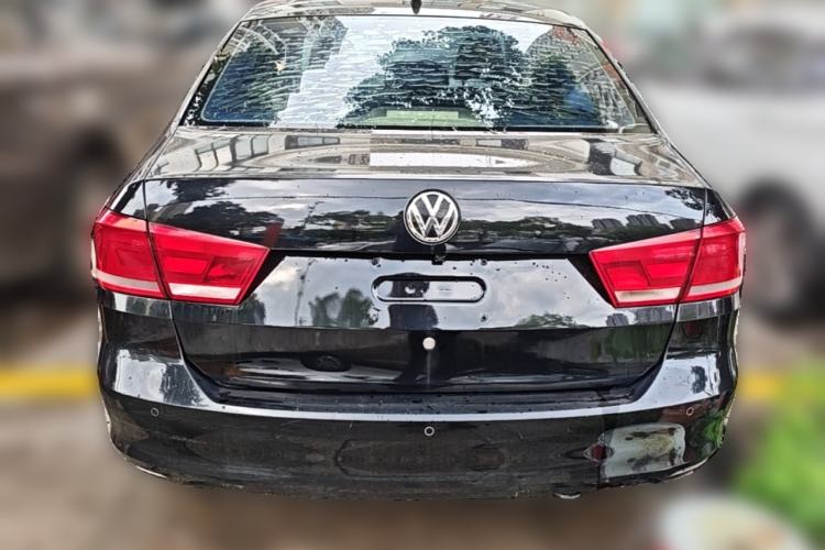 Used Volkswagen Santana 2015 1.6L Manual Comfort Edition Rear