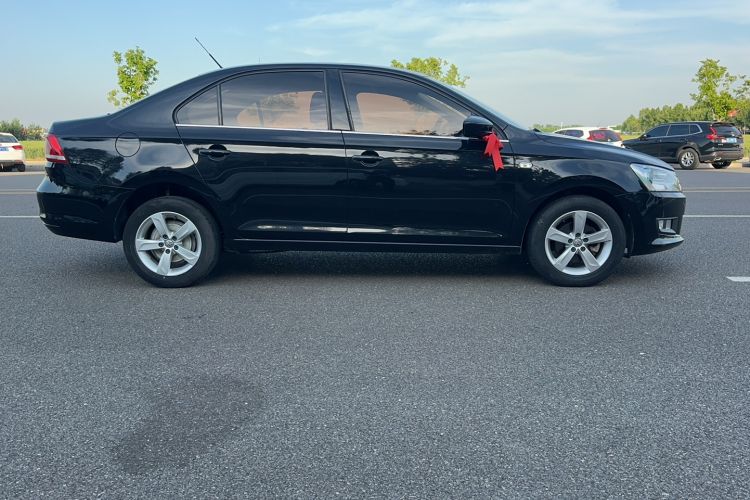 Used Volkswagen Santana 2015 1.6L Manual Comfort Edition Rear