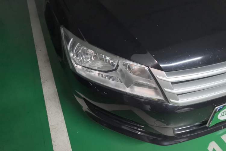 Used Volkswagen Santana 2015 1.6L Manual Fashion Edition Right Front Headlight