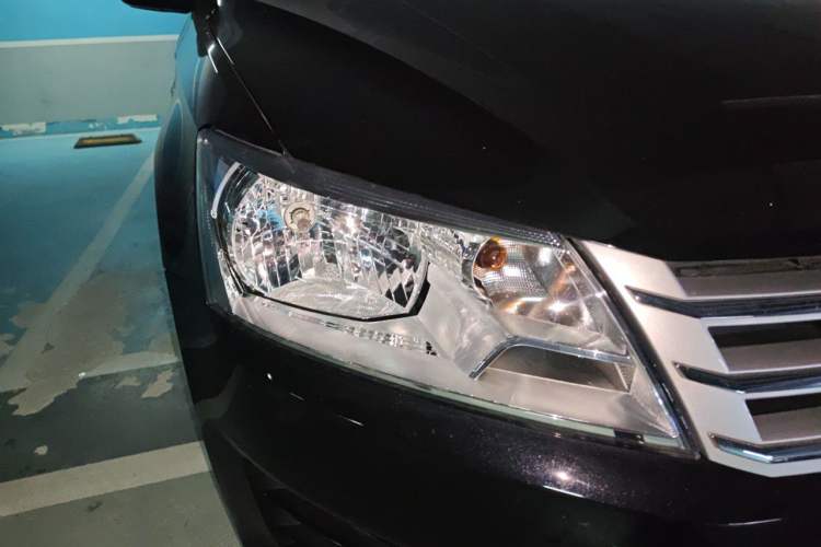 Used Volkswagen Santana 2015 1.6L Manual Fashion Edition Right Front Headlight