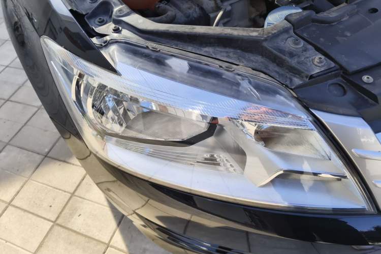 Used Volkswagen Santana 2015 1.4L Manual Fashion Edition Right Front Headlight