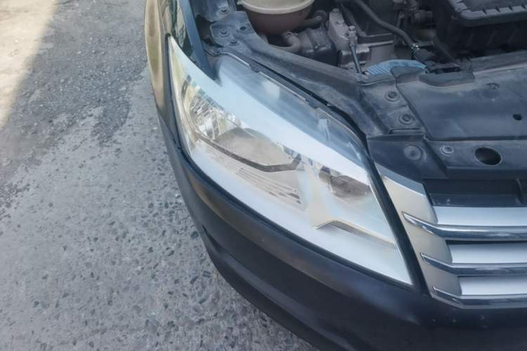 Used Volkswagen Santana 2015 1.6L Manual Comfort Edition Right Front Headlight
