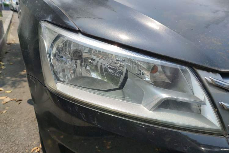 Used Volkswagen Santana 2015 1.6L Manual Fashion Edition Right Front Headlight