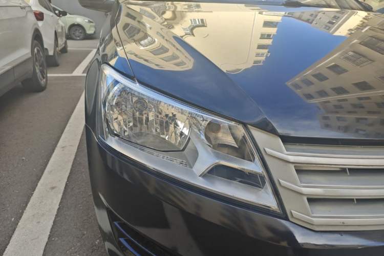 Used Volkswagen Santana 2015 1.6L Manual Fashion Edition Right Front Headlight