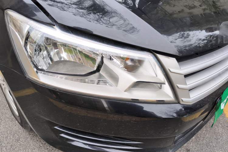 Used Volkswagen Santana 2015 1.4L Manual Fashion Edition Right Front Headlight