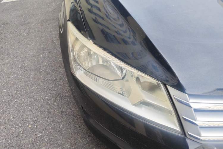 Used Volkswagen Santana 2015 1.6L Manual Comfort Edition Right Front Headlight
